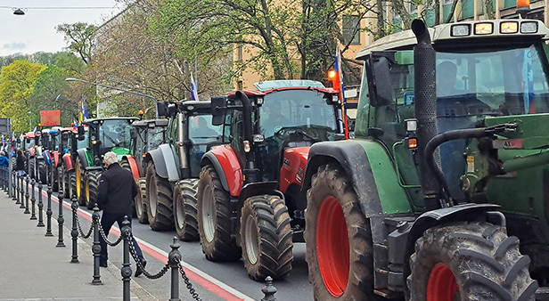 Protest s traktorji